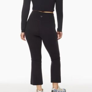 Cropped Aritzia flare leggings